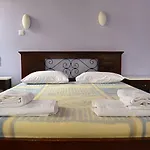 Karnayo Gasthuis 3*